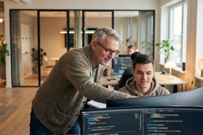 Claude Code /team-onboarding - guia de ramp-up automatico para onboarding de devs em software houses